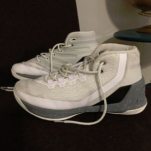 Under Armour Steph Curry Gray & White